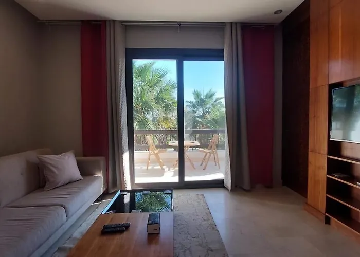 Scenic Cosy Nest - Infinity Pool - Ancient Sands Apartment