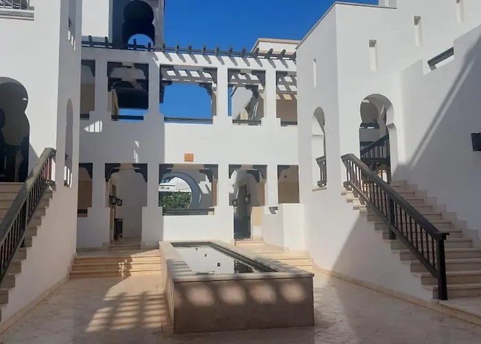 Scenic Cosy Nest - Infinity Pool - Ancient Sands
