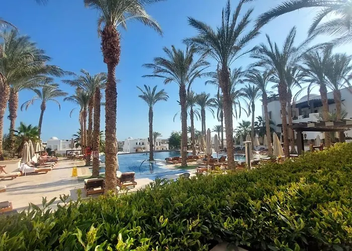 Scenic Cosy Nest - Infinity Pool - Ancient Sands *