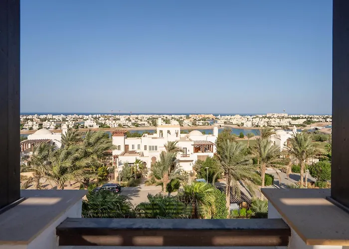 Scenic Cosy Nest - Infinity Pool - Ancient Sands *